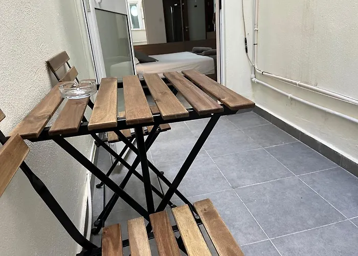 F7 Room 1, Private Double Room With Private Bathroom In Shared Flat