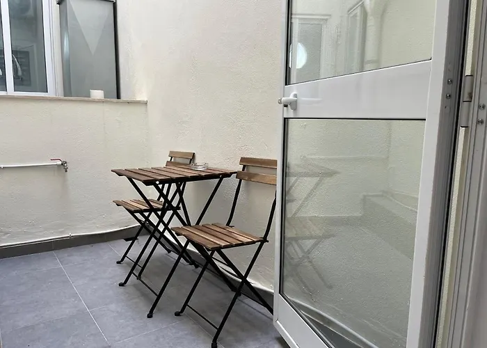 F7 Room 1, Private Double Room With Private Bathroom In Shared Flat