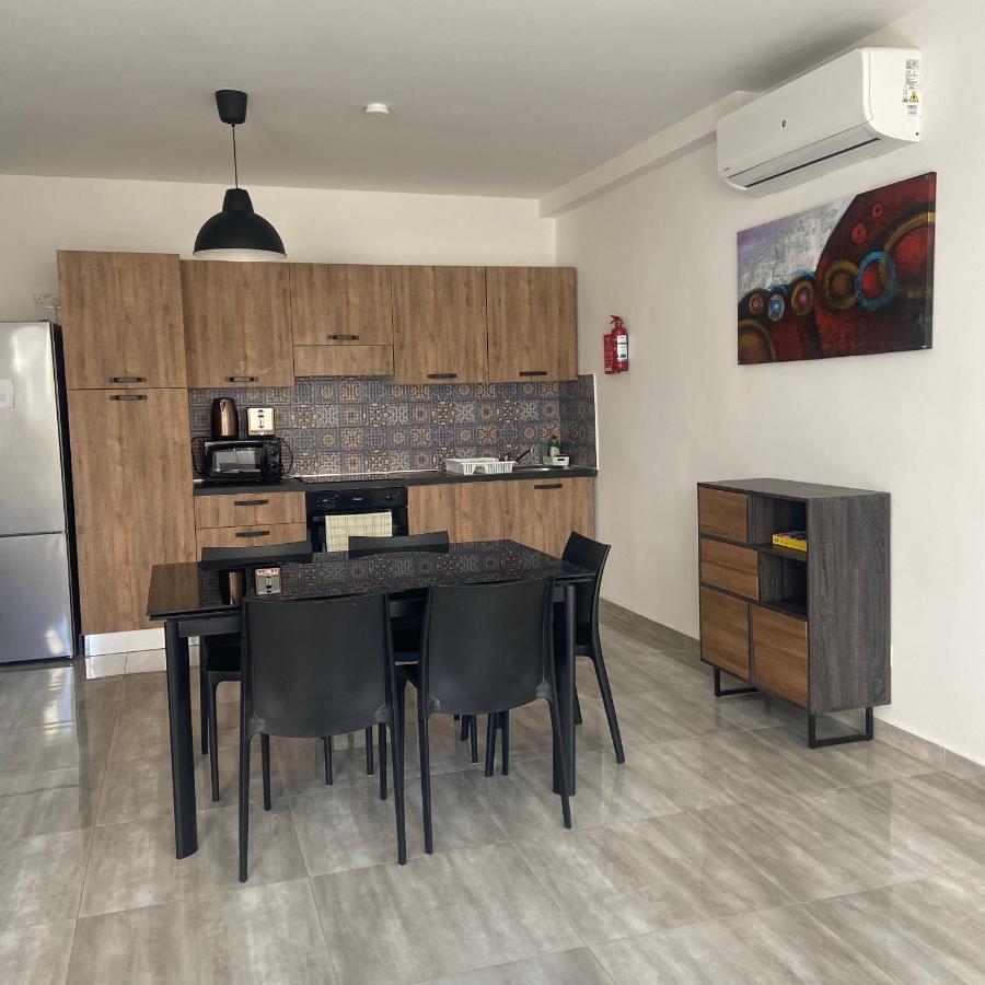 Homestay F7 1, Private Double With Private Bathroom In Shared Flat *
