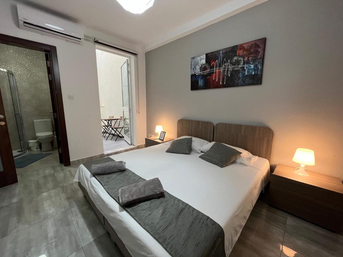 F7 1, Private Double With Private Bathroom In Shared Flat Homestay Msida
